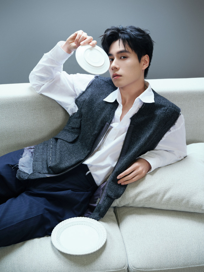 粉丝喊“饭撒”胡一天一脸懵，被问是不是进修过，他一本正经回应“在挖机机挖职业技术