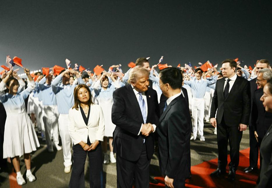 中国的高规格接待，让美国民众集体沸腾了。

北京时间 5 月 13 日晚间，中方