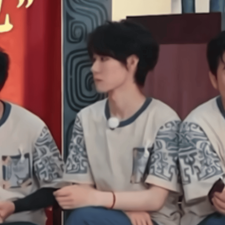 哈哈哈哈哈哈们微笑唇还在不停练习嘴角向下张真源奔跑吧﻿ 