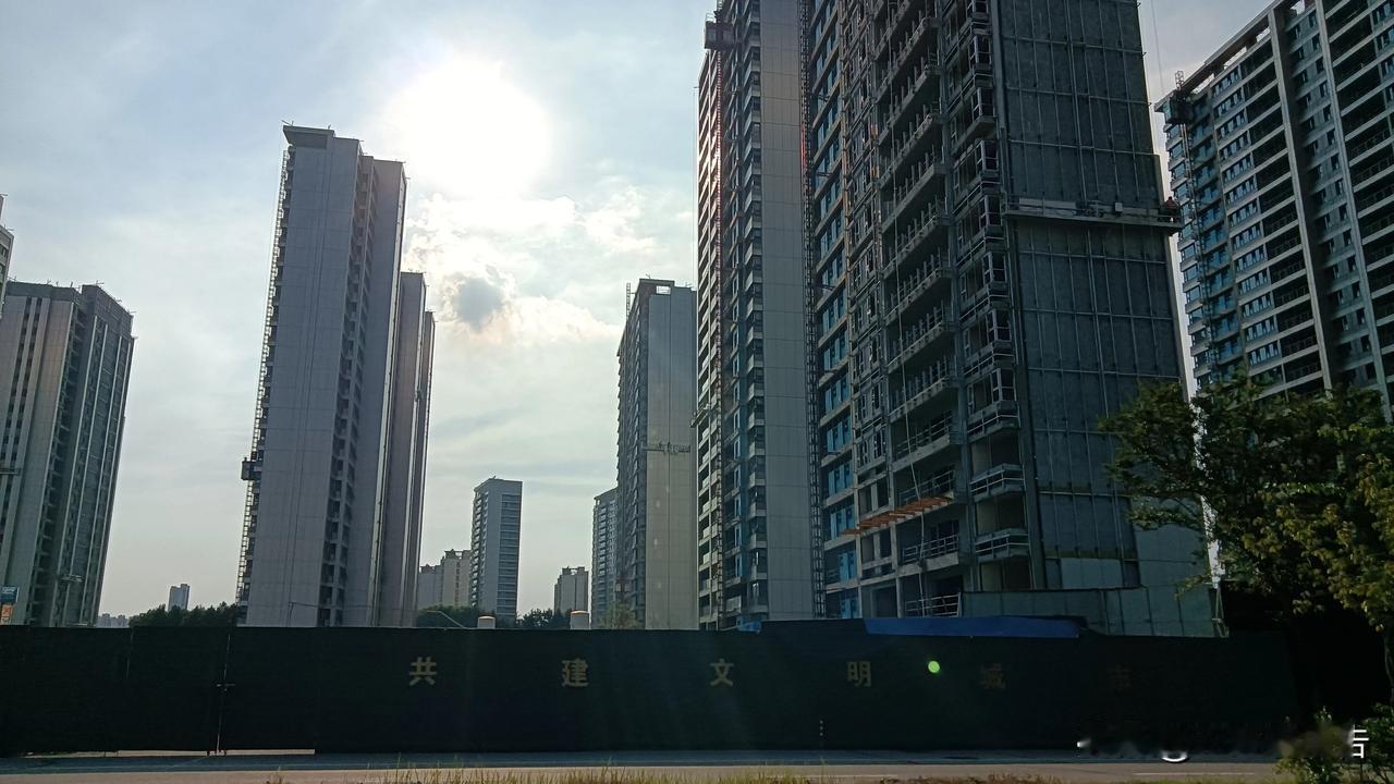 无锡再发楼市新政策，放宽对首套房的认定，扩大房票的使用范围，并加大公积金的支持力