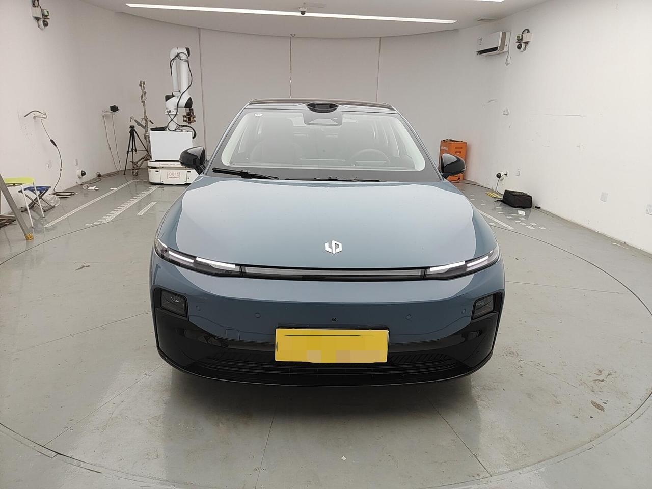 零跑B01试驾车，比新车便宜2万，到底能不能买？
昨天验了一台零跑B01，202