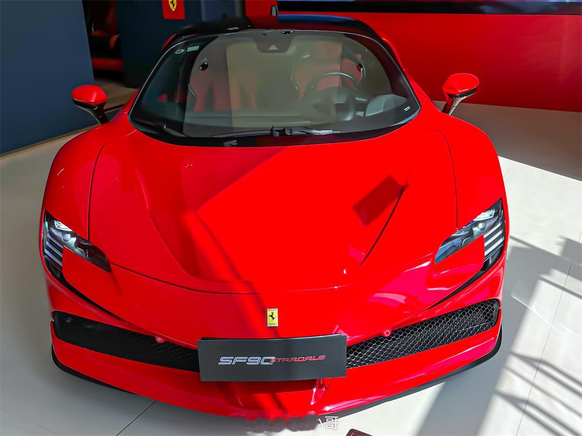 早安~[太阳]法拉利 SF90 Stradale 红外/红内现车优惠65万，优惠