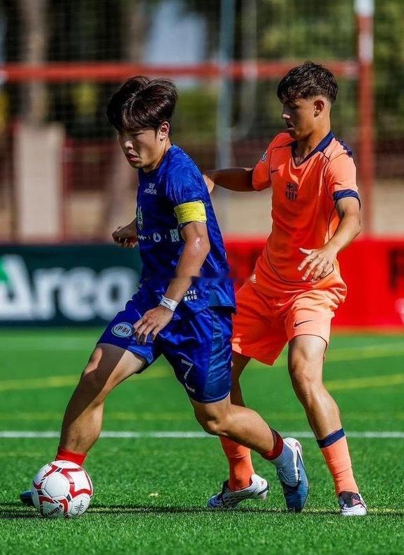 09年龄段中国球员吕孟洋加盟西班牙人 将代表U19B队参加西班牙U19全国联赛（