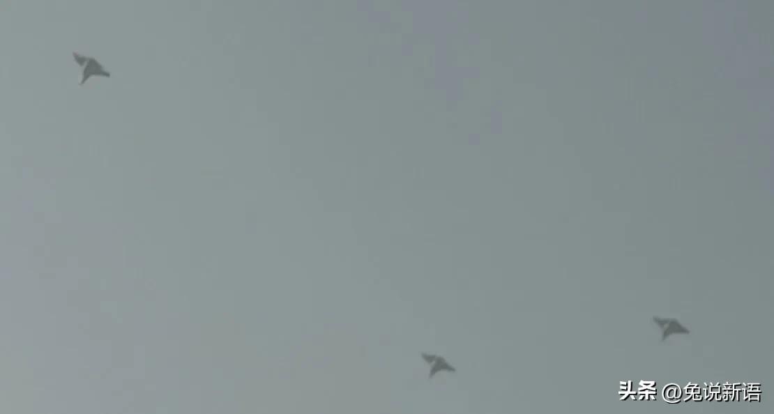 恐怕光这张图都能吓退大部分敌人了吧，北六这是已经开始三机编队飞行了？
最近它亮相