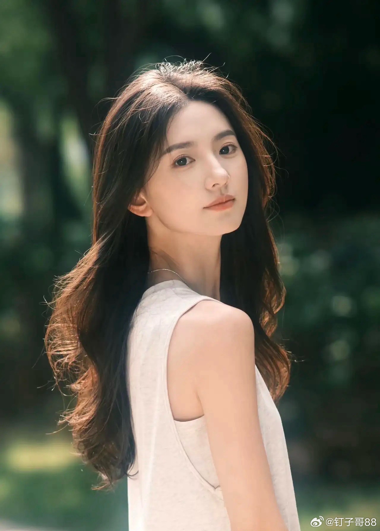 明天看盘要点1.电力华电辽能是继续加速涨停还是分歧断板，华电辽能分歧断板则关注华