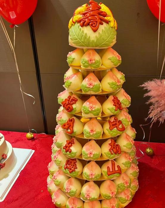 太丢人了！堂叔过66大寿，在村里摆了43桌酒席，每桌标配26道菜，2瓶白酒，规格