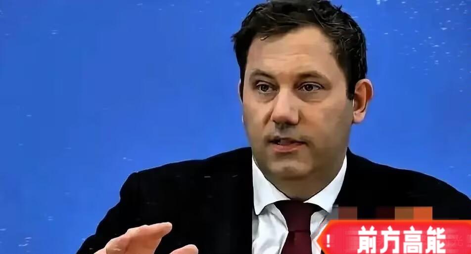 刚从中方访问回国的德国财政部长克林拜尔，在德国接受采访时警告说：我在中国已经亲眼