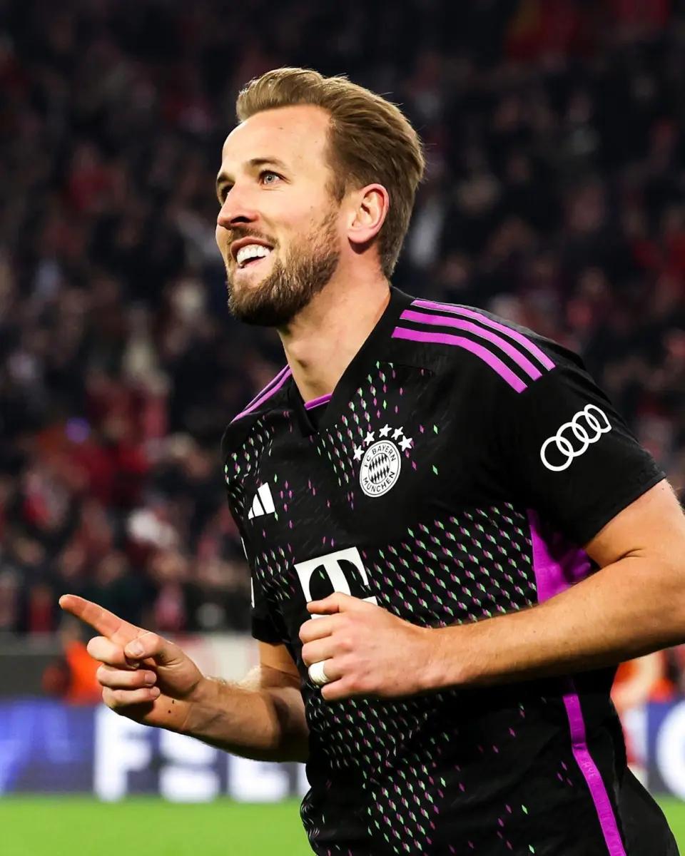 凯恩本赛季或冲击拜仁队史第7？
截止目前，凯恩已经为拜仁打进了45球，凯恩在拜仁