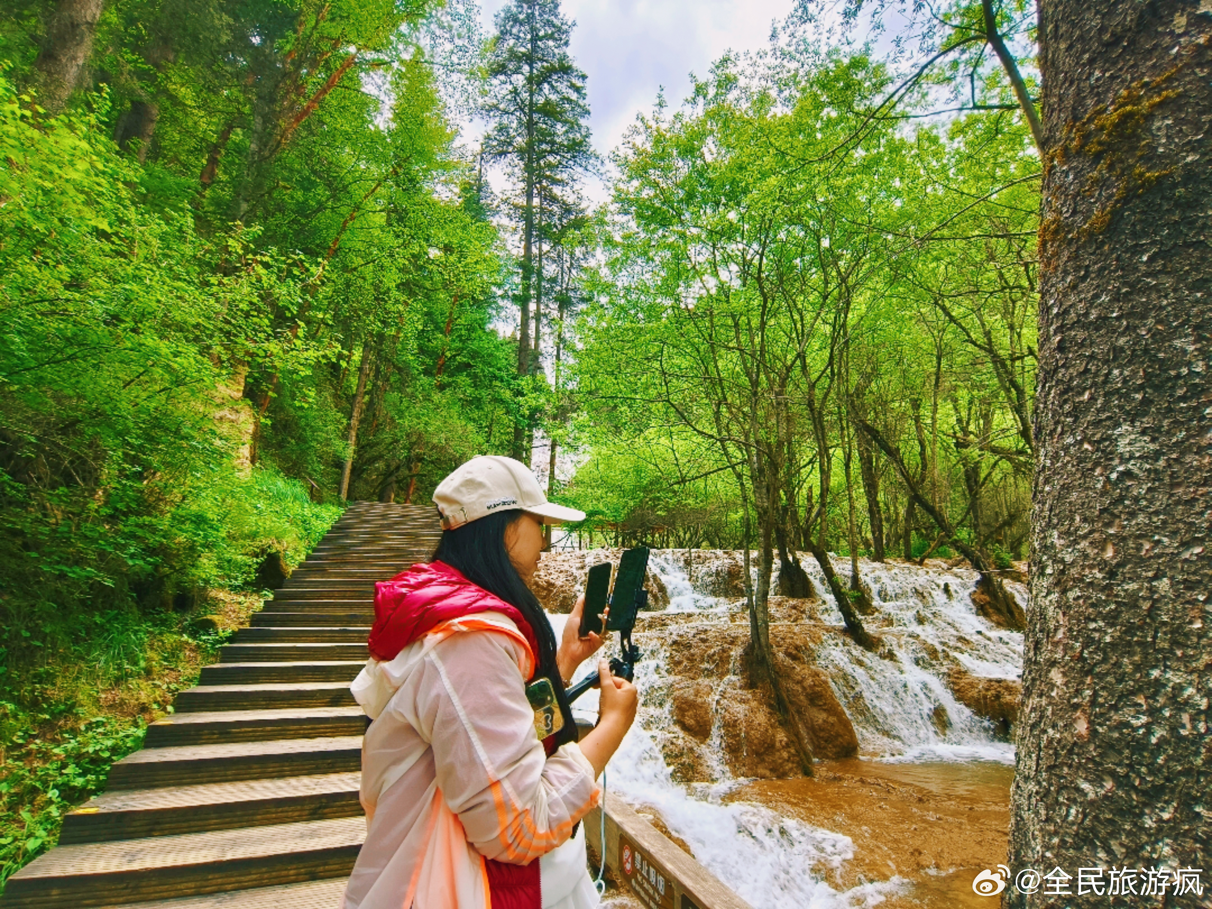 秘境净土，恰逢其时 水清树秀松潘牟尼沟 很多人知道黄龙，却不知松潘还有个牟尼沟。