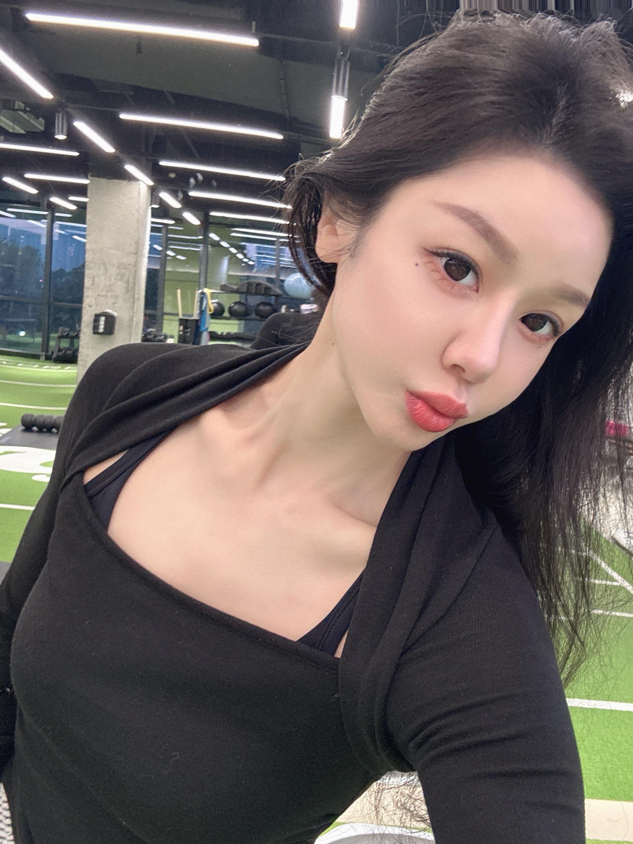 瞎糊弄又是一天，穿太多了，瞎拍拍吧