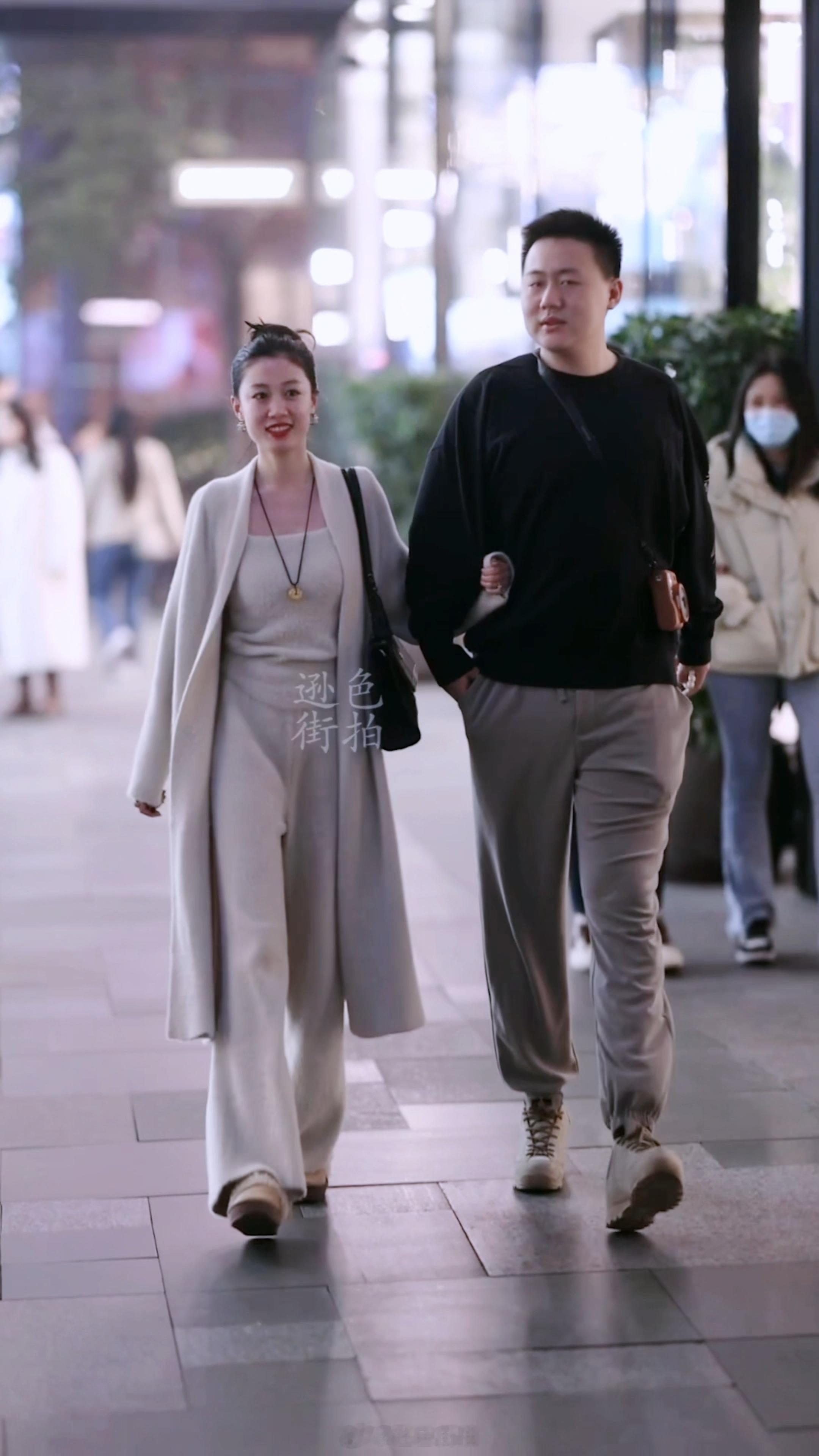 【成都街拍】周三，宝贝们早安！丨摄影拍照每日穿搭