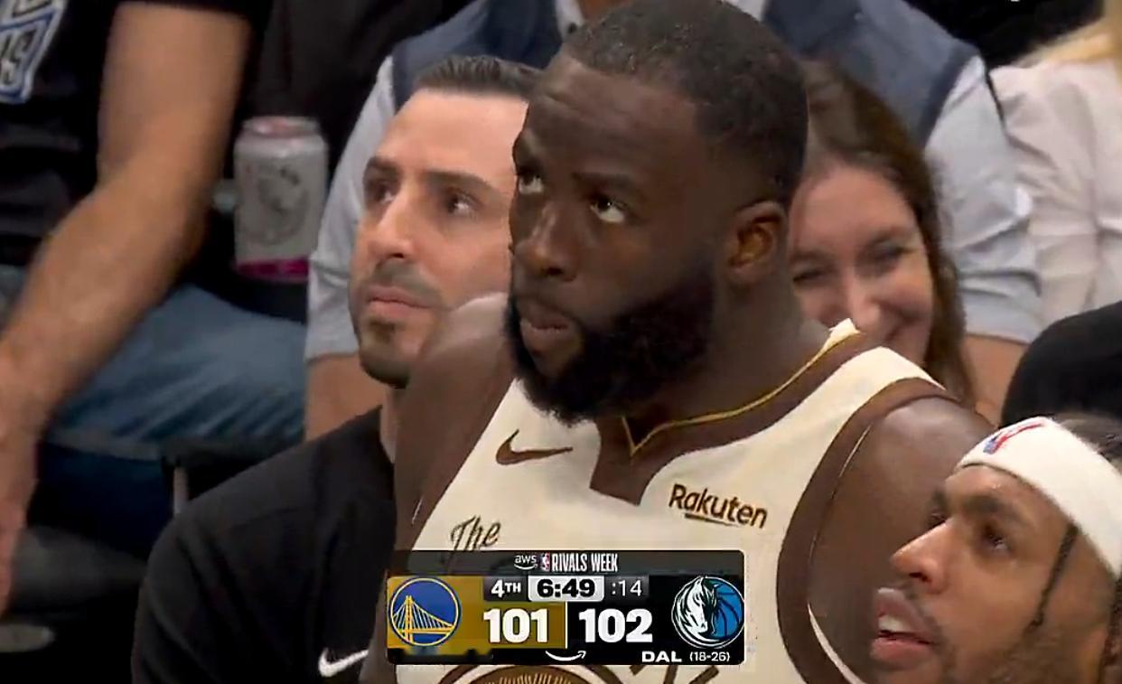 追梦格林肘鲍威尔，随后对裁判出言不逊，领到一级恶意犯规。 