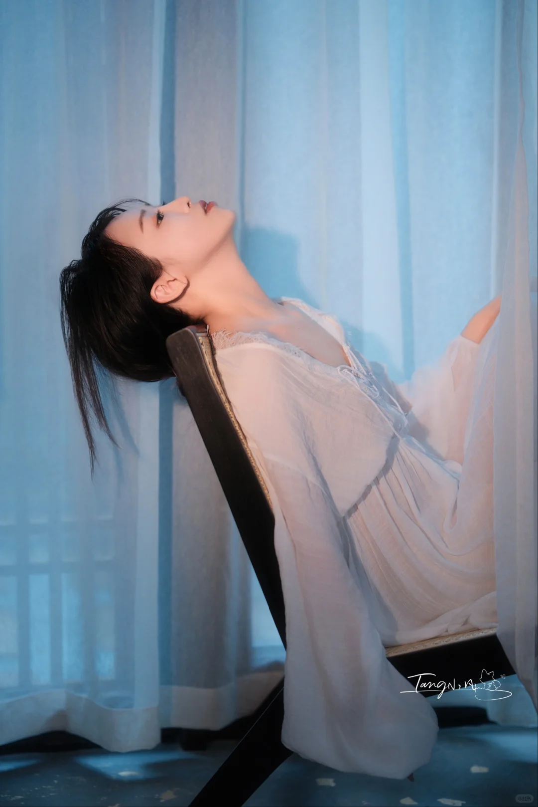 蓝调慵懒居家风格人像怎么拍？