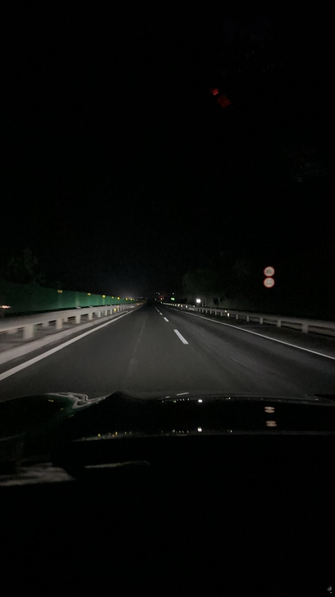 决定生活的不是里程碑，而是各种时刻，好梦~~ ​​​