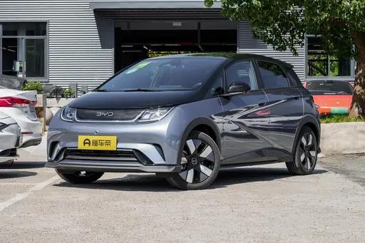 10万左右想买比亚迪海豚，我反而觉得最值得纠结的，不是“买不买海豚”，而是买新款