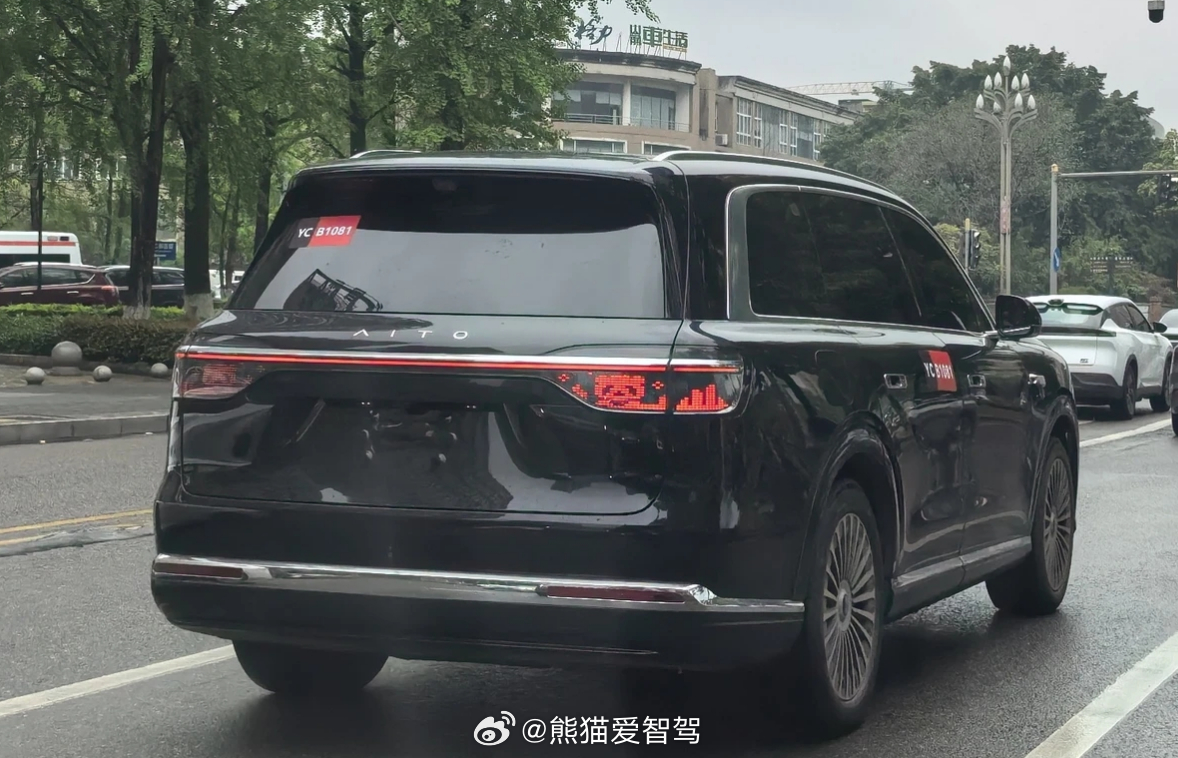 距离2026款 问界m9 上市应该不远了，去年是3月发布的年度款，今年可能4月亦