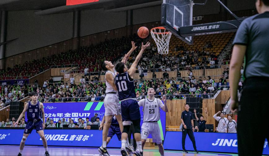 上海男篮眼下最大的对手，已经不是广东了；也不是北京；更不是青岛或者浙江；就连卫冕