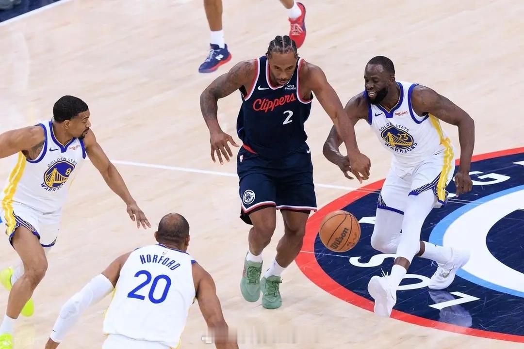nba 库里7记三分35分！ 勇士淘汰快船将战太阳争季后赛席位勇士vs快船 北京