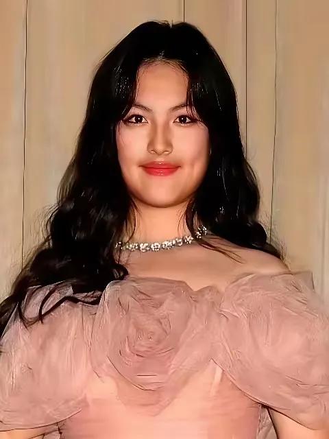 现在的王诗龄，越来越让人认不出了？小时候她圆滚滚的，一句爷爷你要好好的萌化全网，