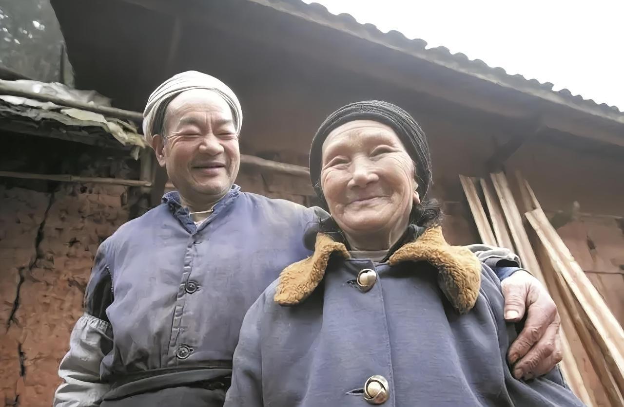 如果你畏惧世俗的流言，那我就为你搭建一座只属于我们的小世界。
 
很多人都听过爱
