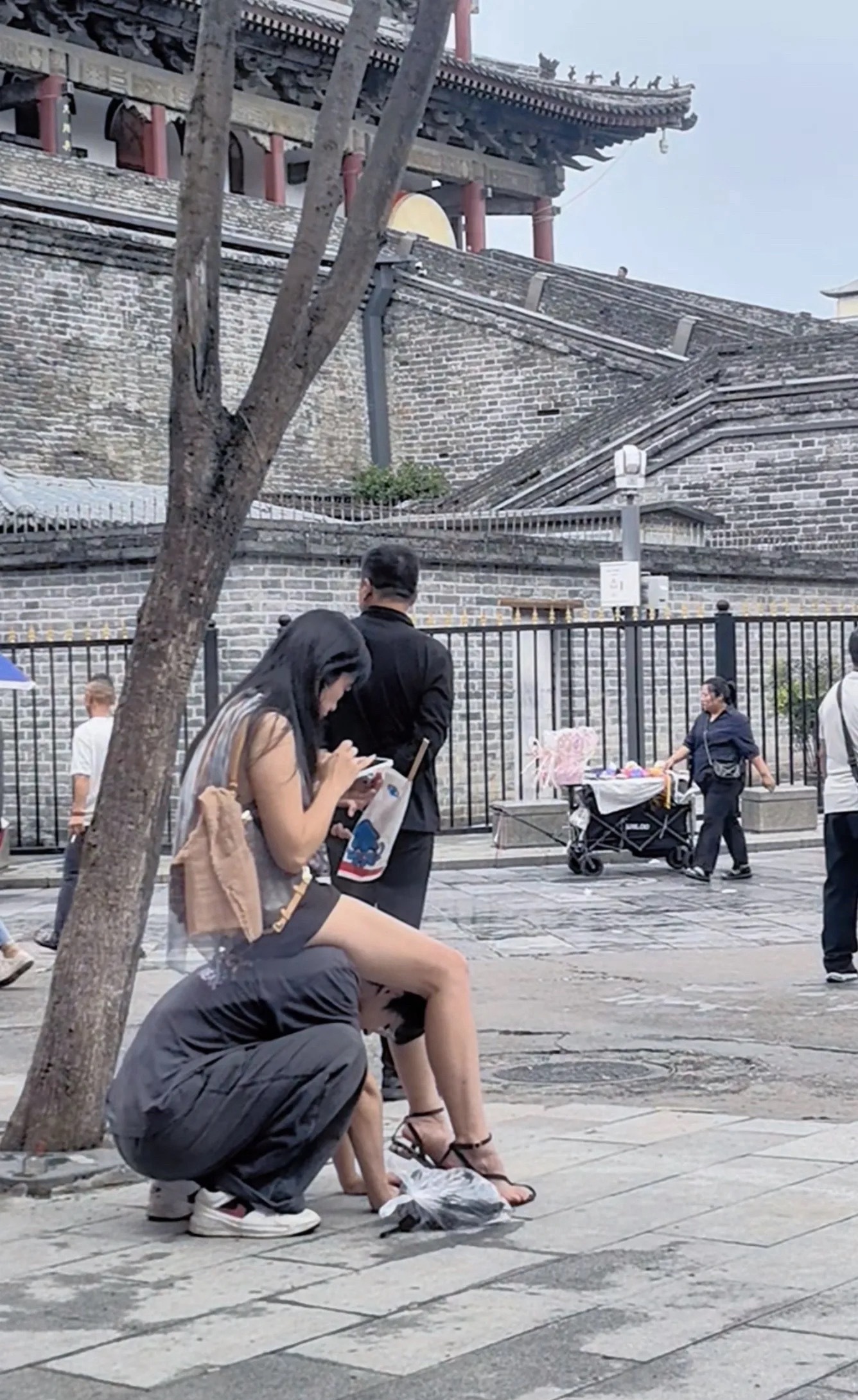 真正爱你的人根本舍不得这样对你，我给我儿子看了，跟他说以后绝对不能找这样的女孩。