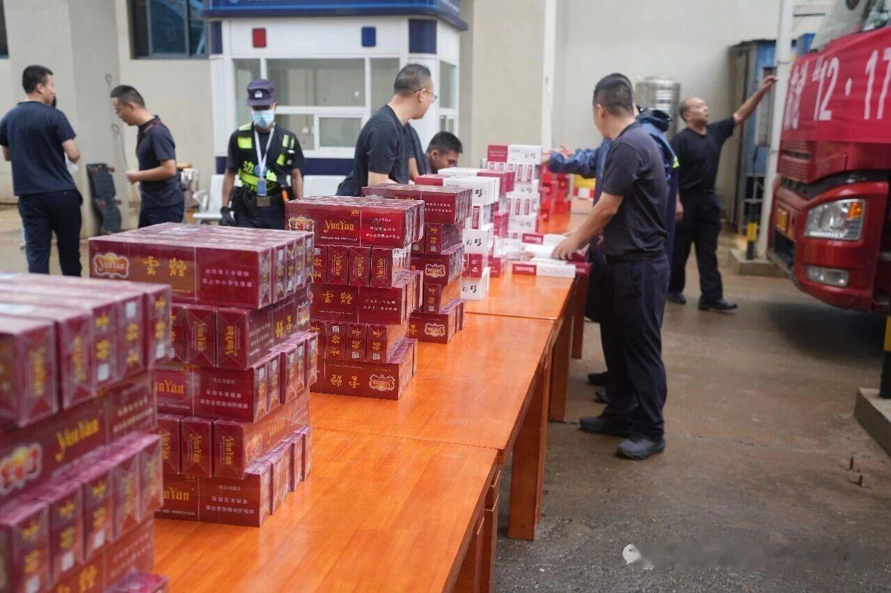 缅北佤邦配合打击假烟行动取得进展！

这是在缅甸佤邦制作的假烟，基本上都是国内比