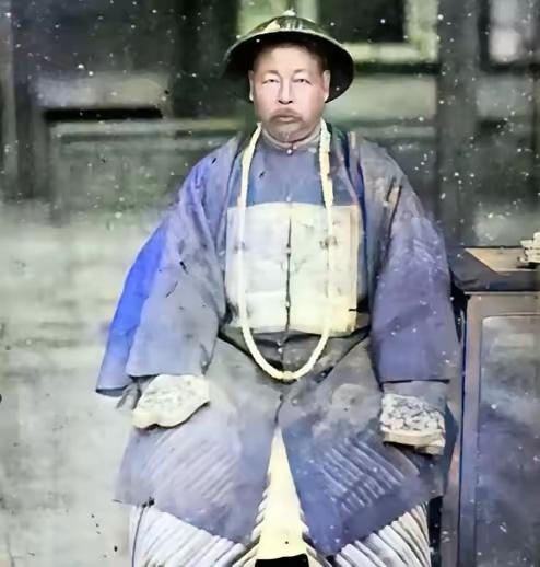 你以为的左宗棠收复新疆：大刀长矛，土炮抬枪，实际上的左宗棠收复新疆：克虏伯、马克