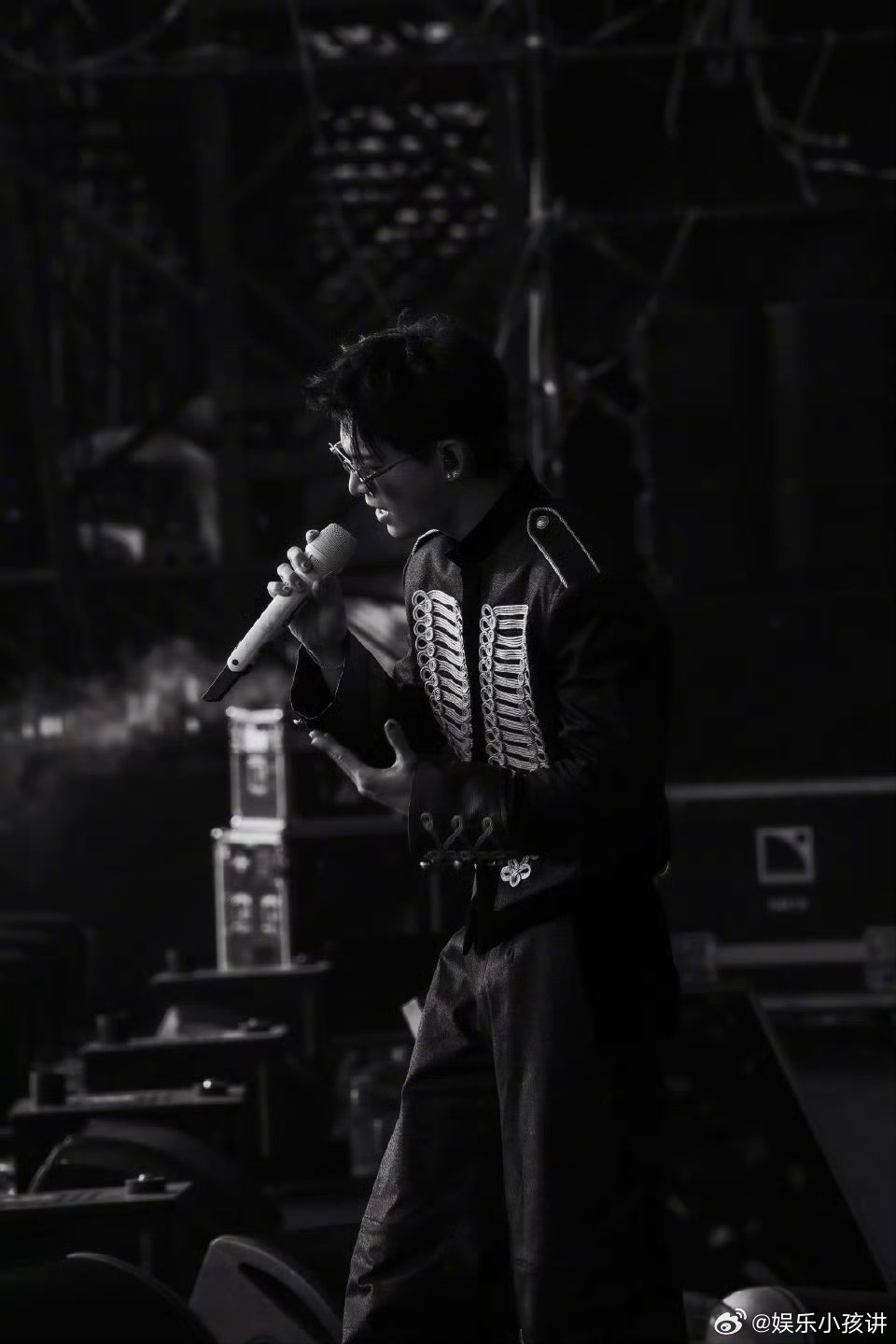 早知道姚琛这样我留着过年看了粉丝绞尽脑汁不如姚琛灵机一动 被姚琛的机智狠狠圈粉！