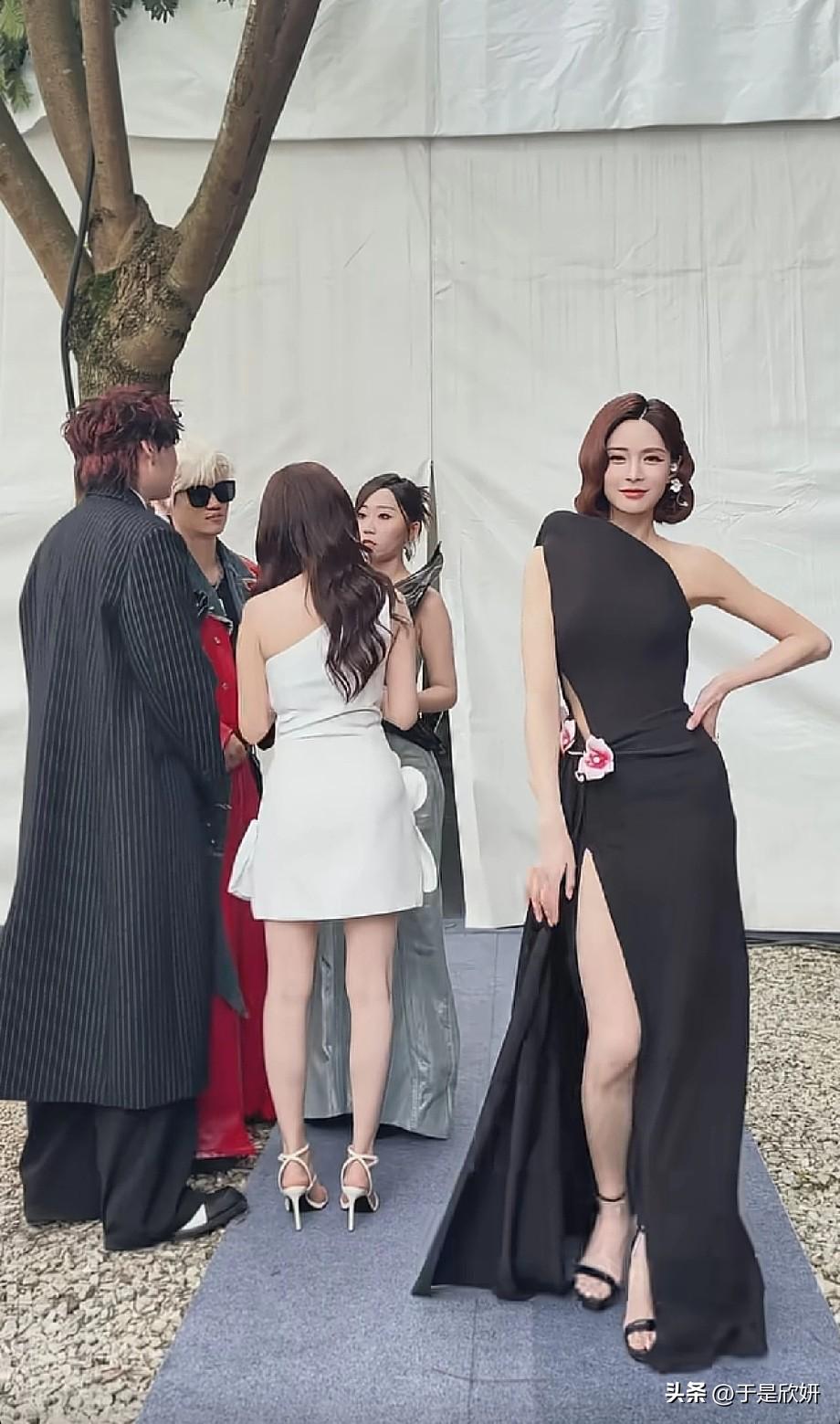 沈梦辰这气场绝了！同框潮人直接“艳压”，100%回头率的秘诀找到了！
 
活动现