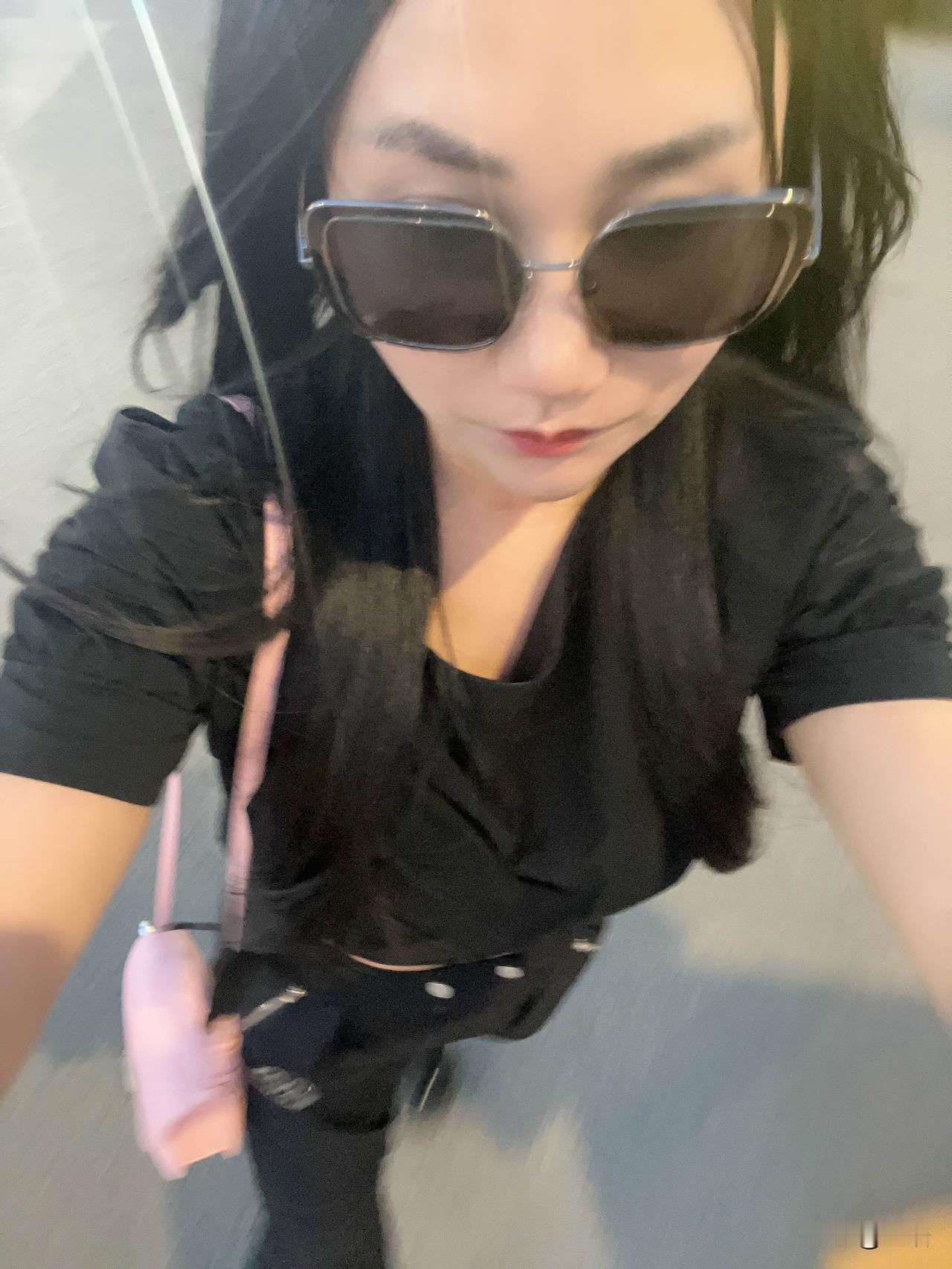 女人不想被男人白嫖，必须学会这两句话。

第一，我早就过了耳听爱情的年纪，我值得