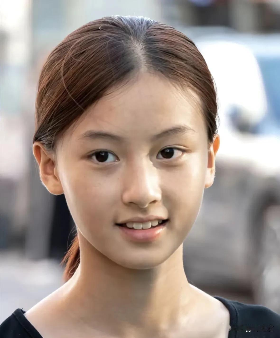 女儿未成年，所以在这种发大火了的情况下，七七妈妈没有陪同孩子才是失职吧，因为让女