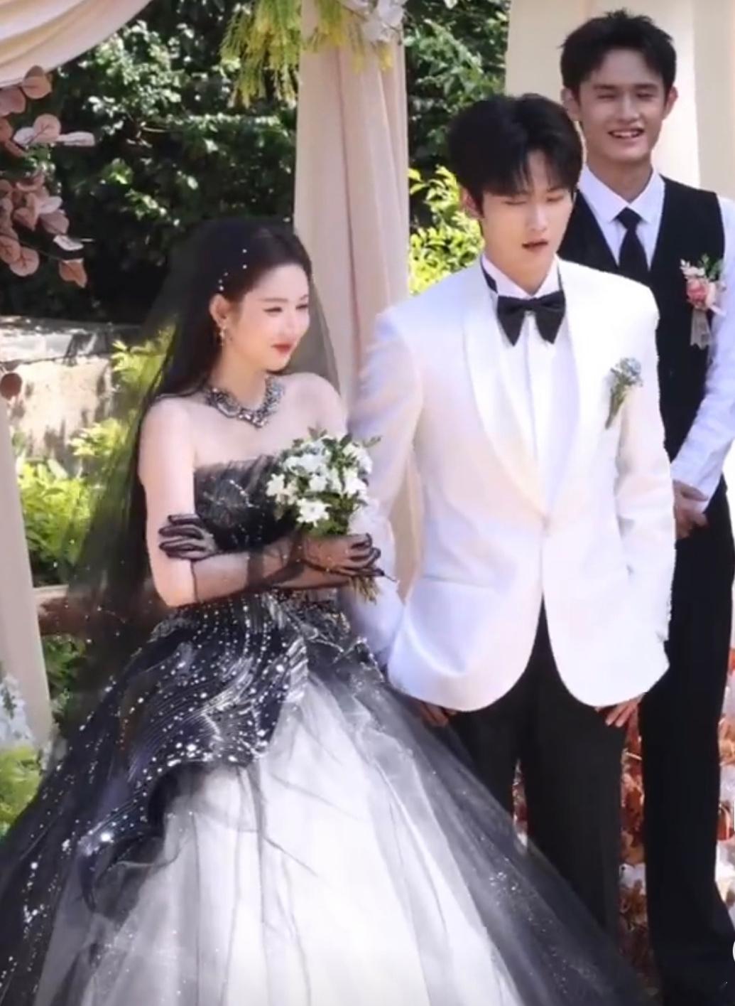 王玉雯周柯宇《小城春色》婚礼路透，幸福唯美又浪漫！ ​​​