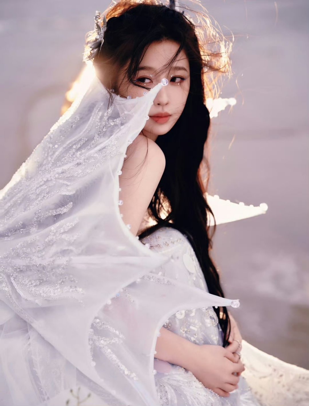 虞书欣长生骨第一天定妆女神美美进组 期待大女主何盼 
