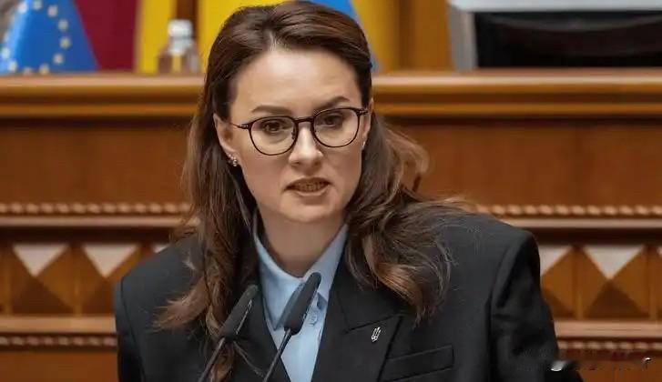 坐不住了！平安夜前夕，乌克兰遭到大规模袭击。就在今天，乌克兰总理斯维里坚科说，由