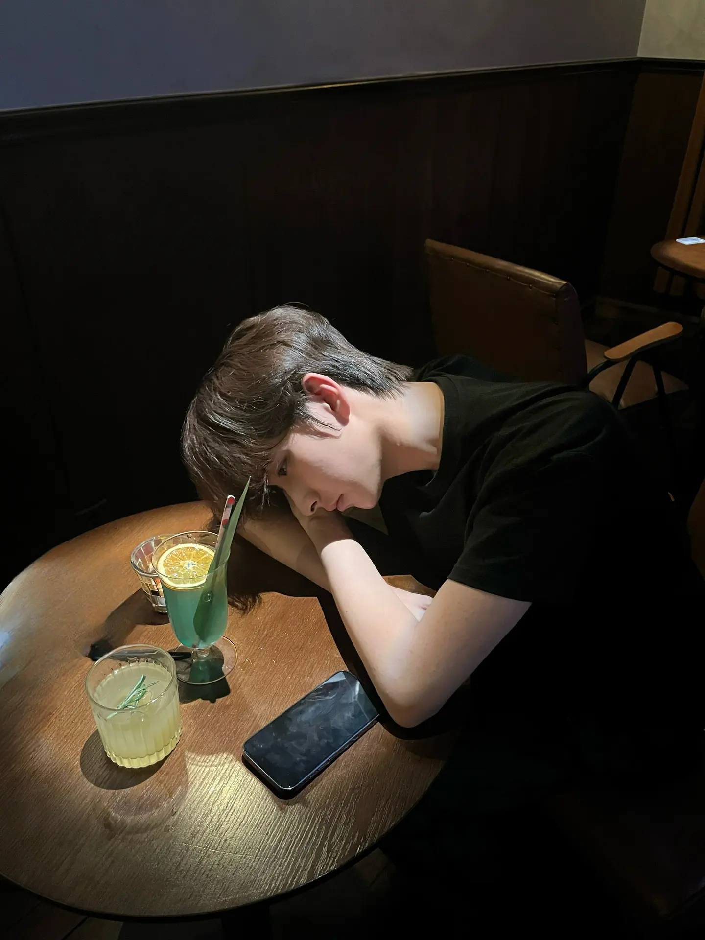 图书馆停电30秒 飞机失联8小时