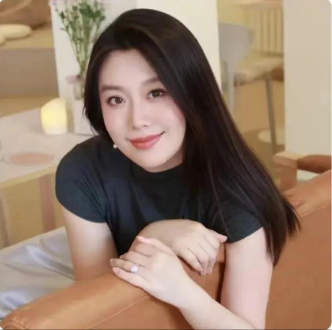 我是一个被深深困扰的男人。我发现了，有些女人真的根本喂不饱。我的妻子就是这样，就