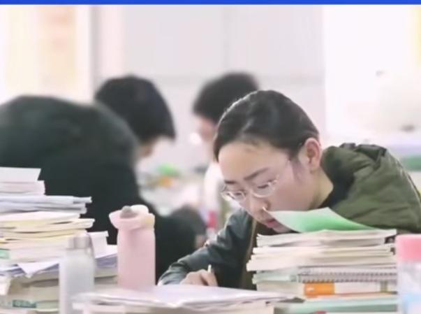 能供出研究生的家庭，
父母都避开了教育误区
 
身边不少家庭陆续培养出研究生，细