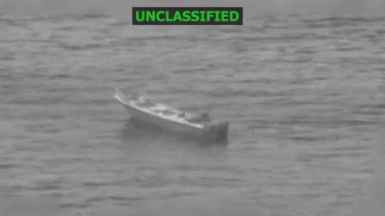 【美军发动致命打击】当地时间24日，美军南方司令部发布消息称，美军“南方之矛”联