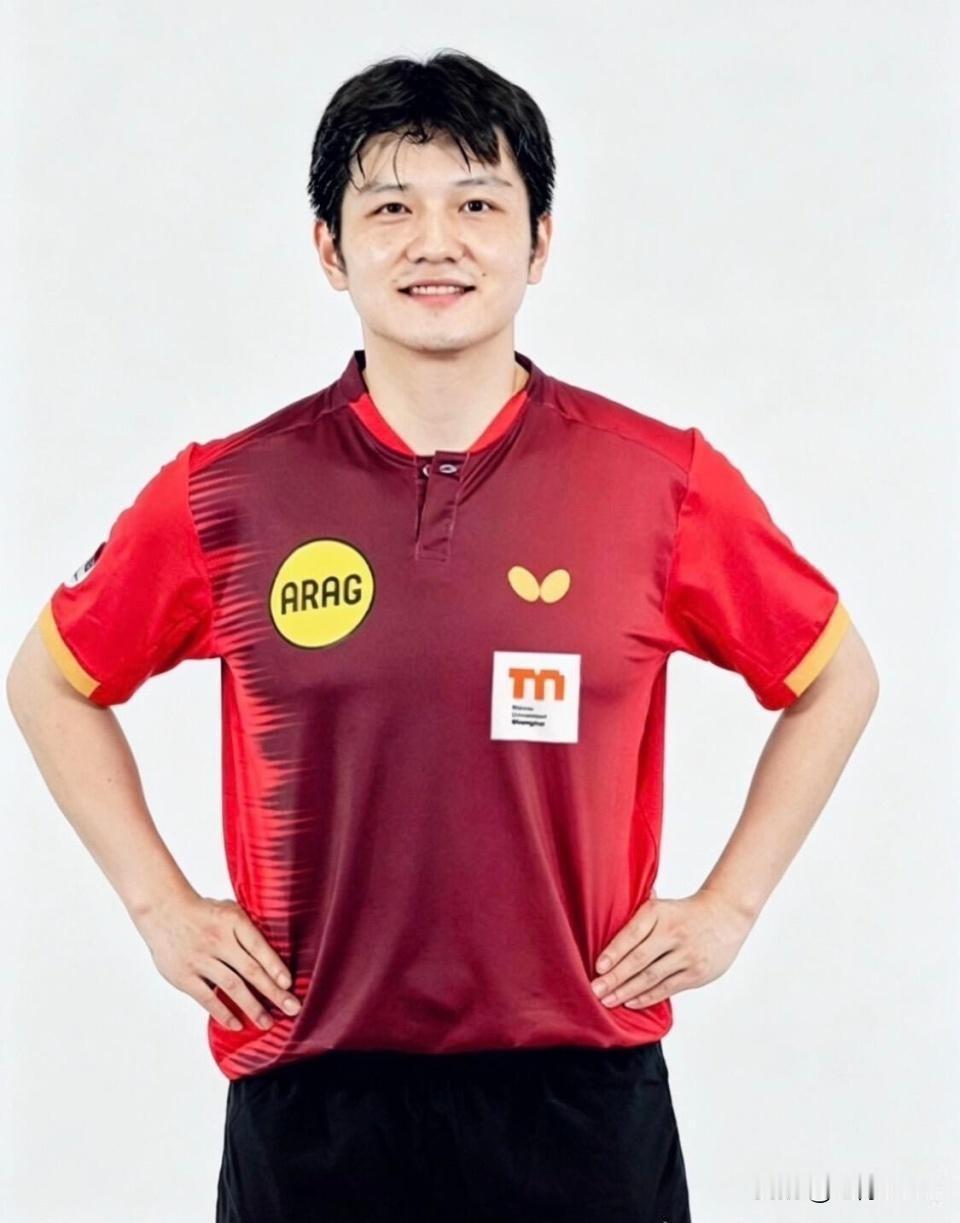 樊振东加盟杜塞尔多夫：年薪120万欧创纪录，定妆照站C位首秀票疯抢
2026年7