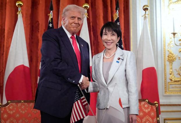 东京的首相官邸里灯还亮着，华盛顿那边的电话却已经接不通了。中国稀土对日出口连跌四