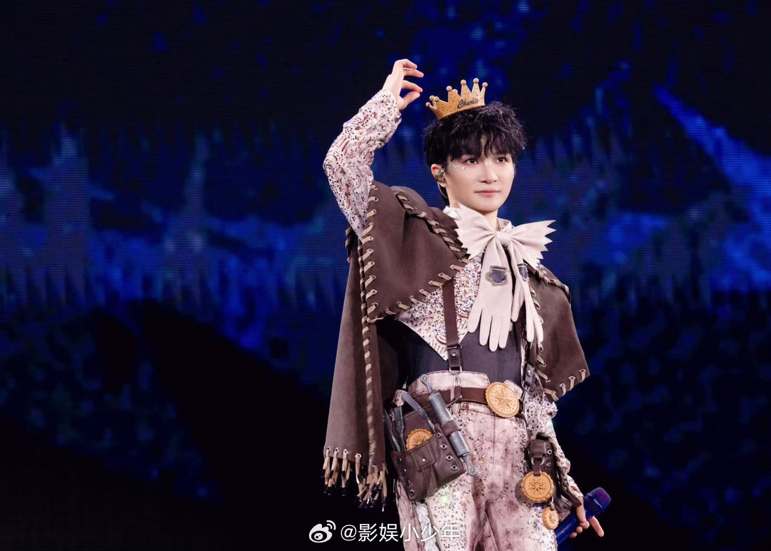 周深没招儿了周深坐等贴脸现场的默契无需多说，一句宝贝作为信号，所有人整齐配合，一