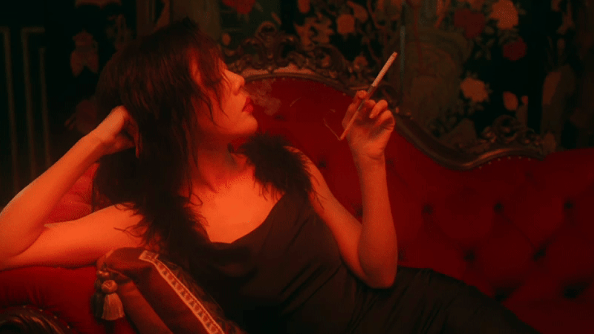 邓家佳角色查重率为0从《爱情公寓》唐悠悠的喜剧张力，到《全民目击》林萌萌的绝望哭