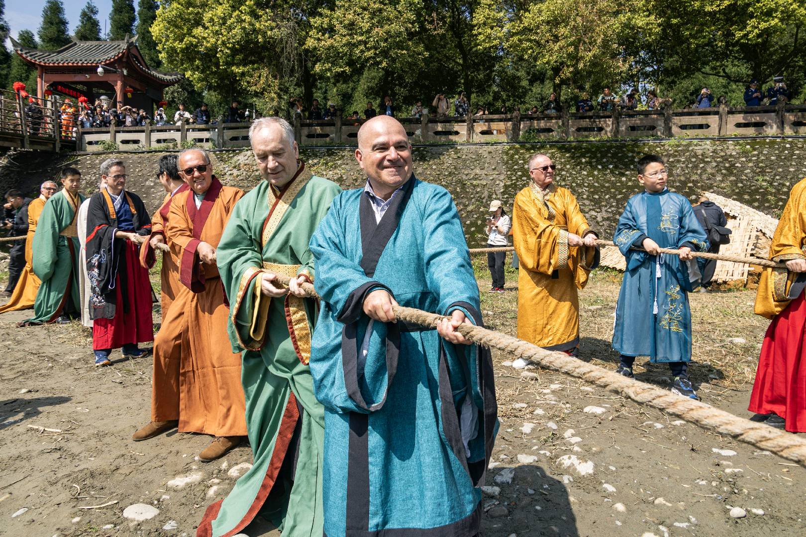 春假·春水·春典：都江堰放水大典与天府之国不散的千年水缘