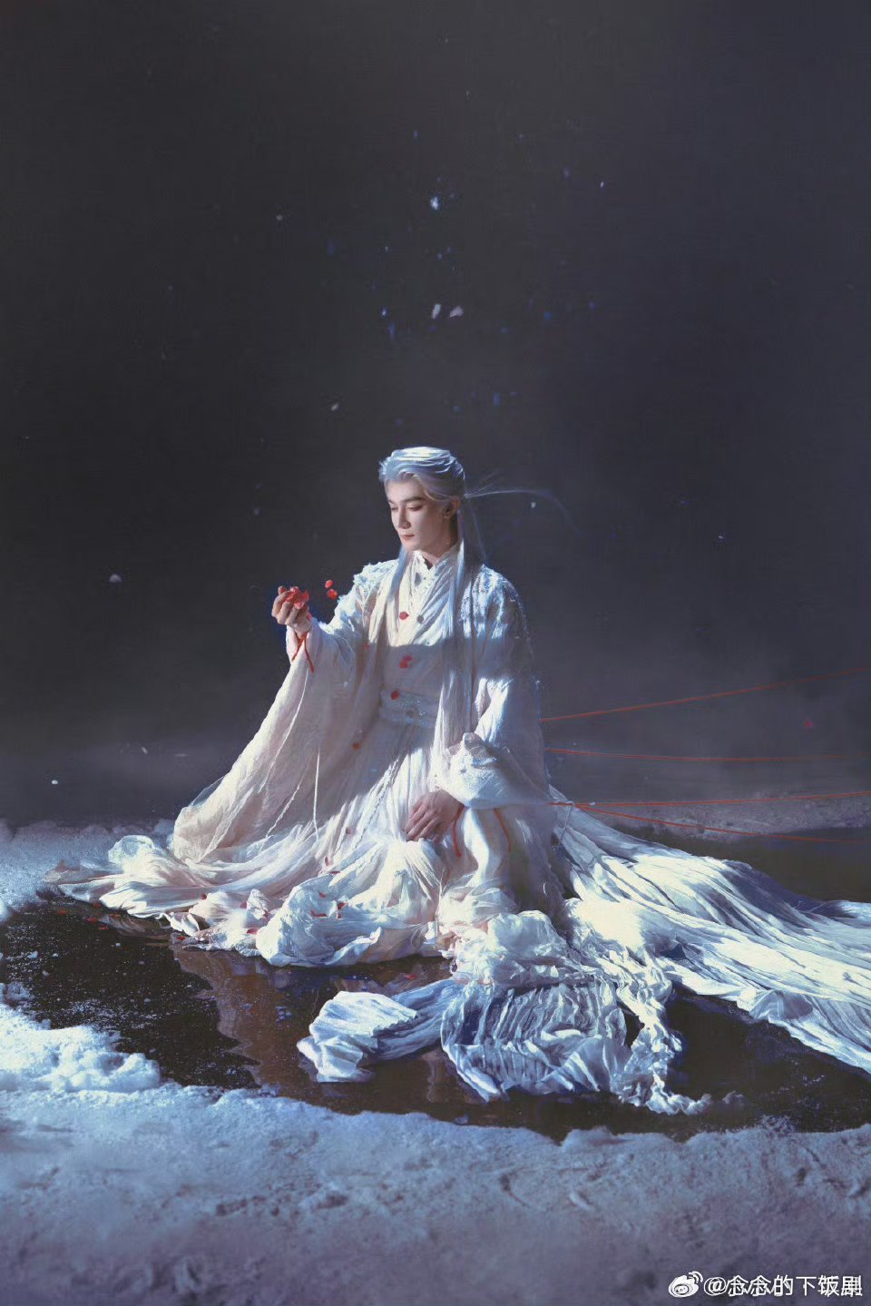 夏之光 可以共情小唯的爱情观 夏之光采访里说能共情小唯的爱情观，还觉得爱情能让人