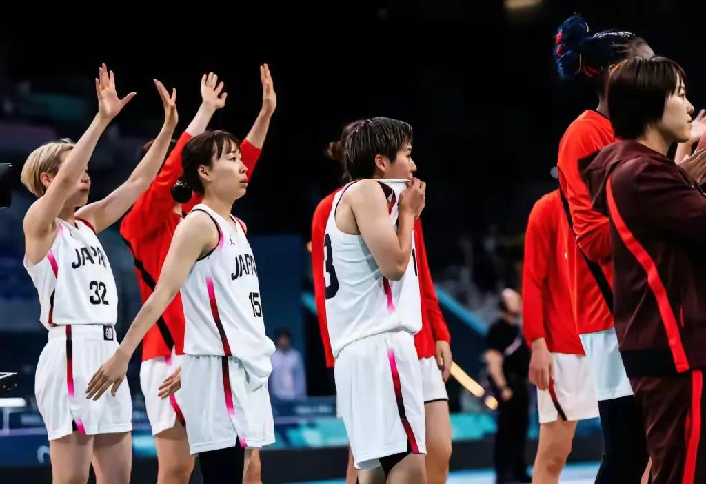 都来演你！日本刚好输27分，加拿大输尼日利亚，中国女篮出线命悬一线
巴黎奥运会女