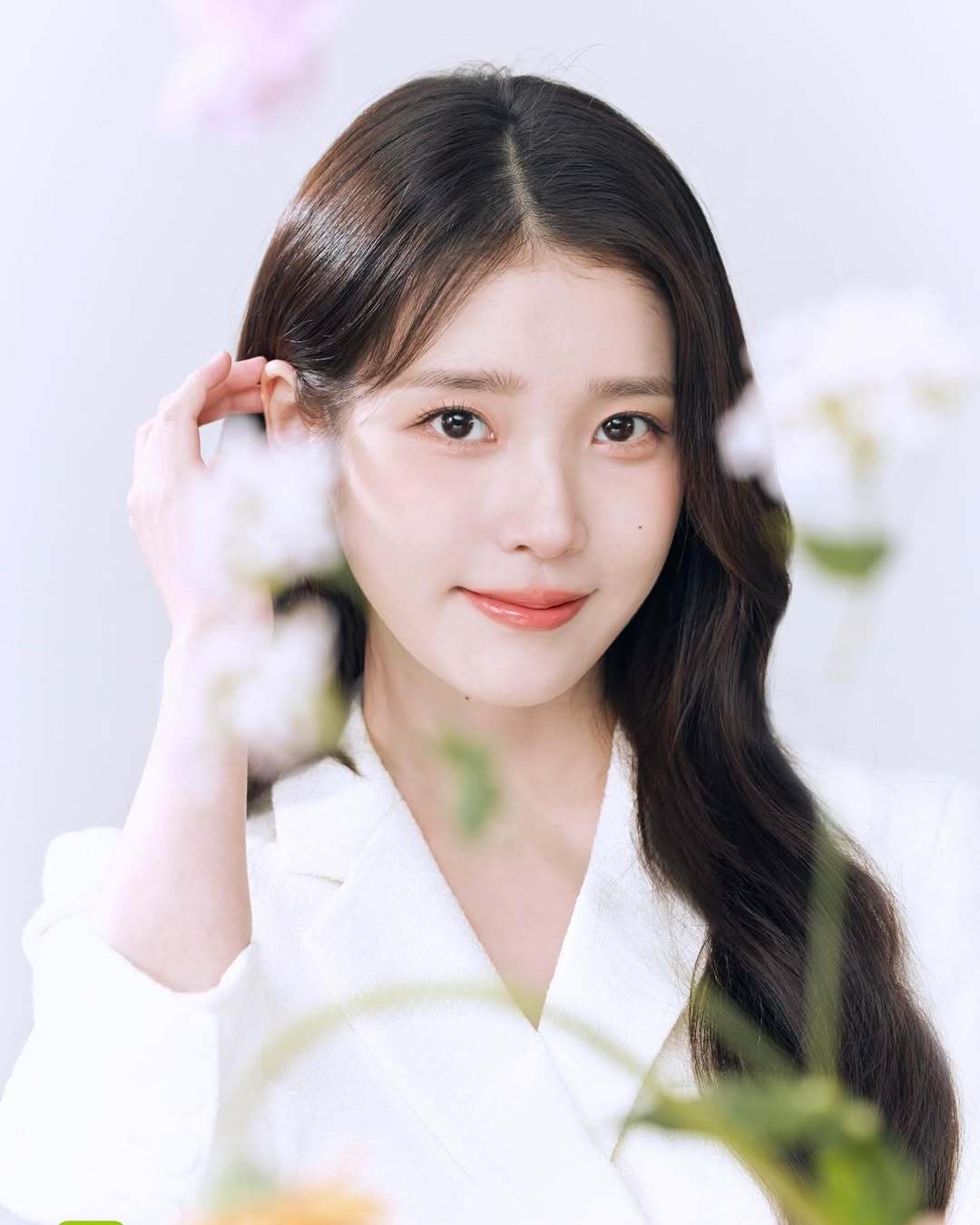 IU[超话] 🐥 IU代言  onlyU美图-250228 IU x  eve