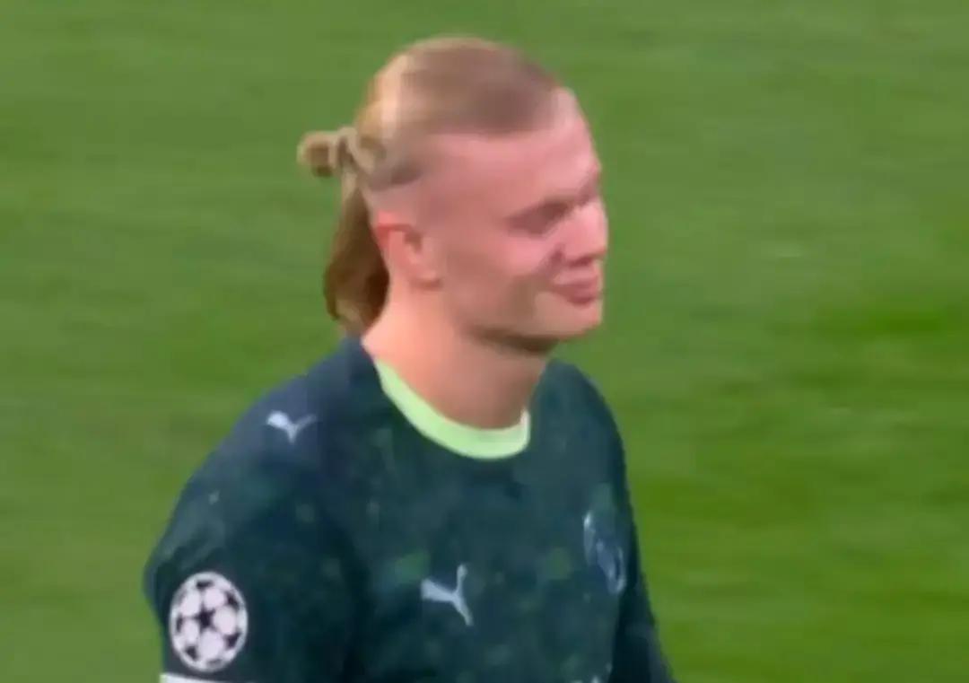 吕迪格这下该长记性了吧？
 
以前防哈兰德靠死缠烂打，抱来抱去还能占便宜。现在哈