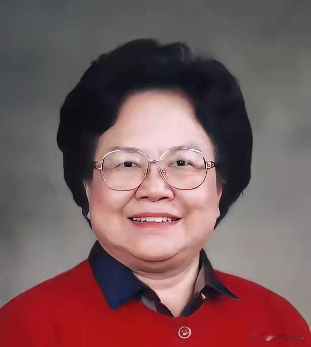 彭珮云走了，选在冬至那天，有人说她会挑日子，是有福的人。

民间讲究冬至大如年，