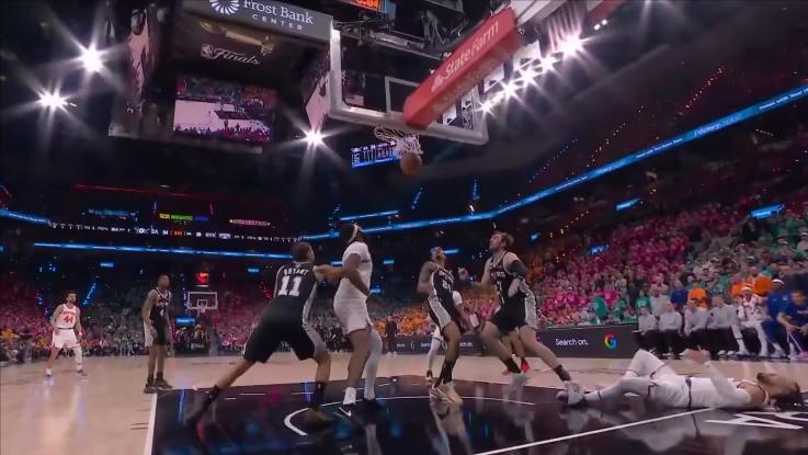 【总决赛悲情英雄】布伦森带伤奋战，诠释不屈斗士魂！

昨晚NBA总决赛首战，尼克