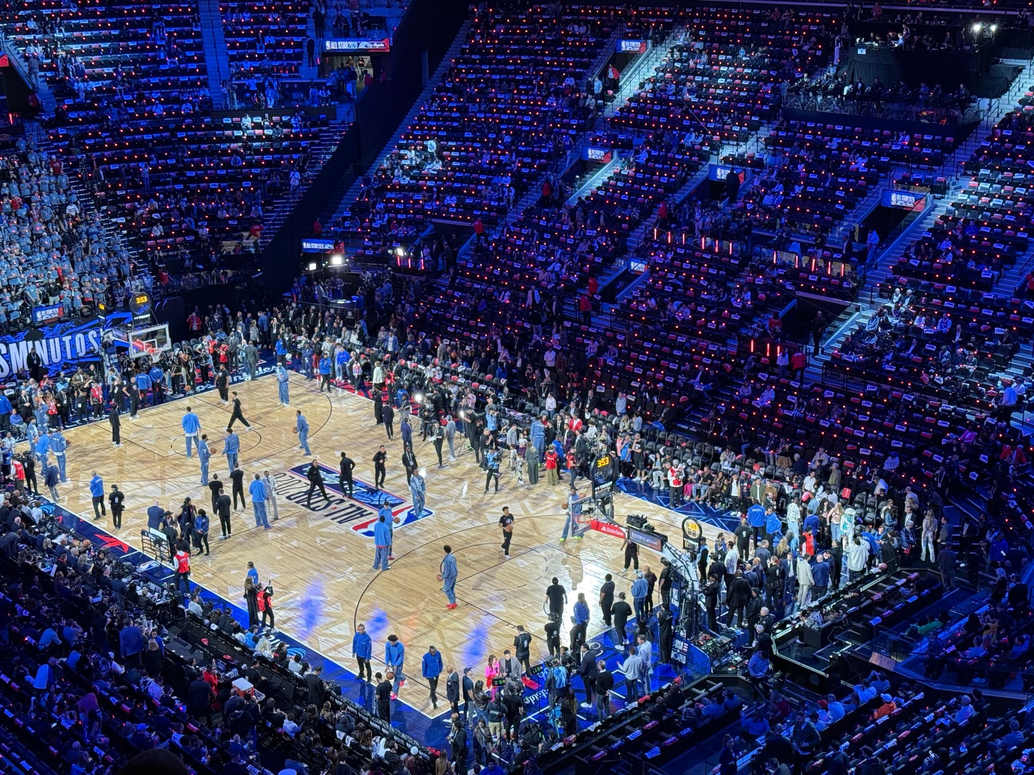 全明星赛还有10分钟开始，但场馆里空空如也。2026nba全明星